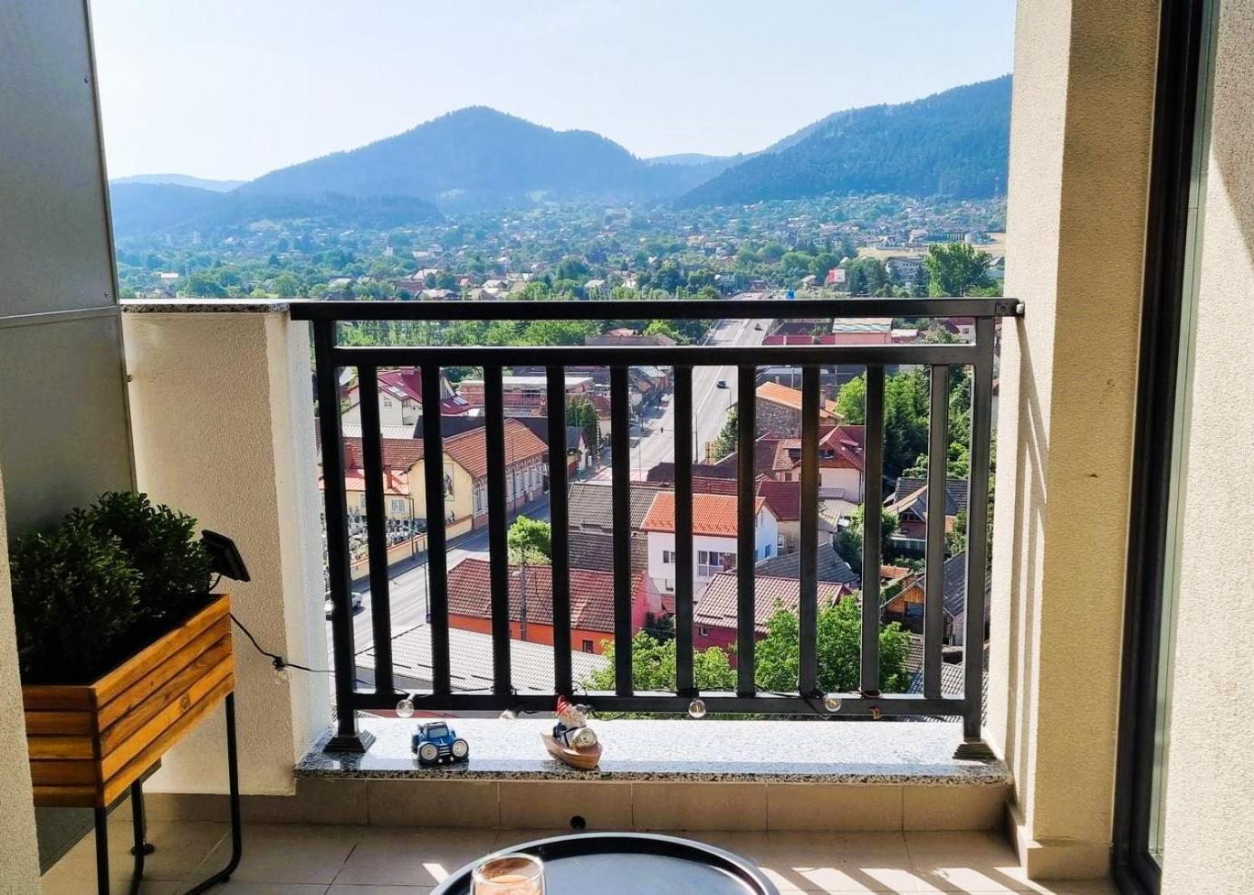 Mountain View Retreat Apartment - Brasov Bagian luar foto